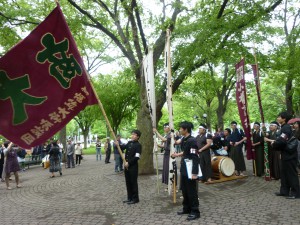 会場に到着した商大應円團