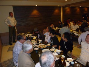 北大・商大OBを中心とする大宴会も大盛況