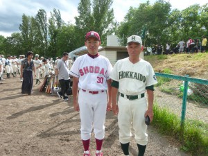 鈴木商大監督（左）と八塚北大監督（右）