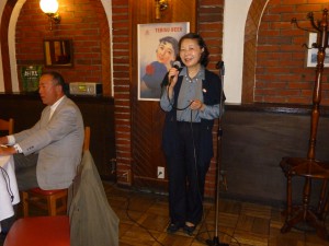 題字・書の佐藤静珠さん（書家）