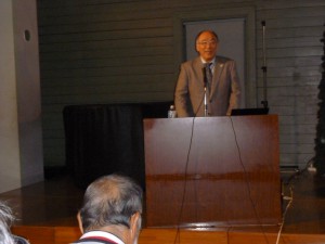 講師の旭川市旭山動物園前園長の小菅正夫氏